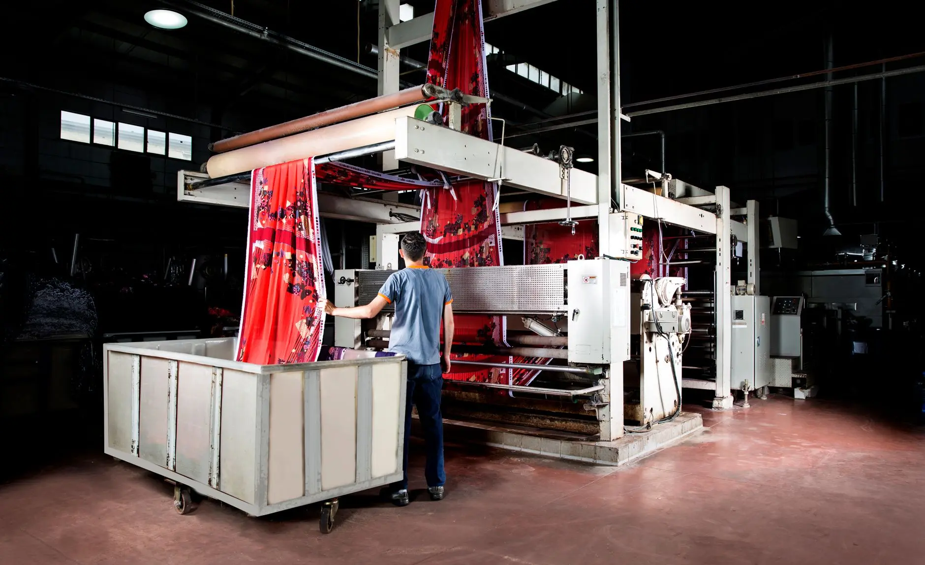 Textile roll fabric inspection in a modern Turkish garment manufacturing facility